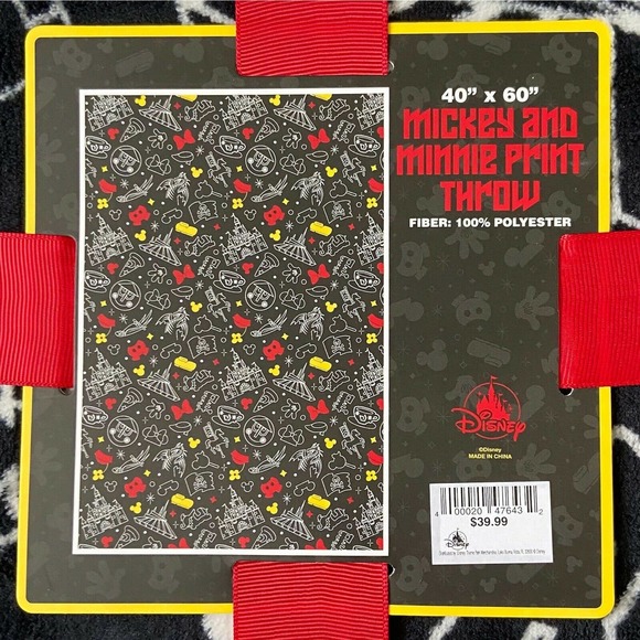 Disney Parks Blanket Mickey Minnie Park Icons Castle Print Black Fleece Throw - Picture 2 of 7